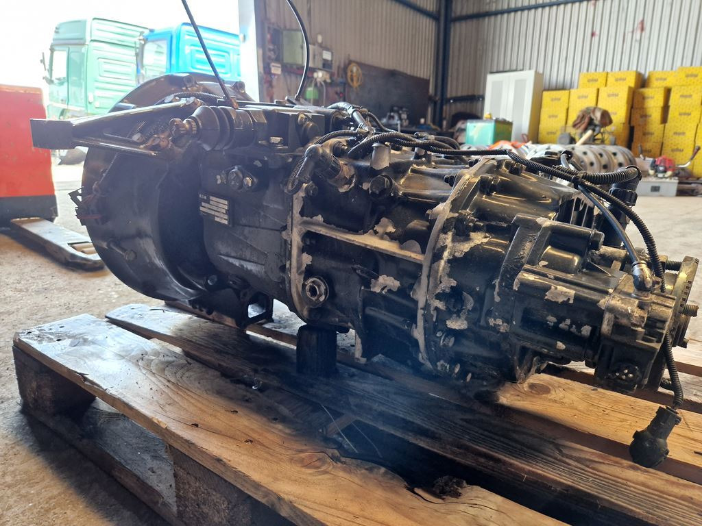 EATON / VICKERS Y 08389 - Mjenjač za Kamion: slika EATON / VICKERS Y 08389 - Mjenjač za Kamion EATON / VICKERS Y 08389 - Mjenjač za Kamion: slika EATON / VICKERS Y 08389 - Mjenjač za Kamion