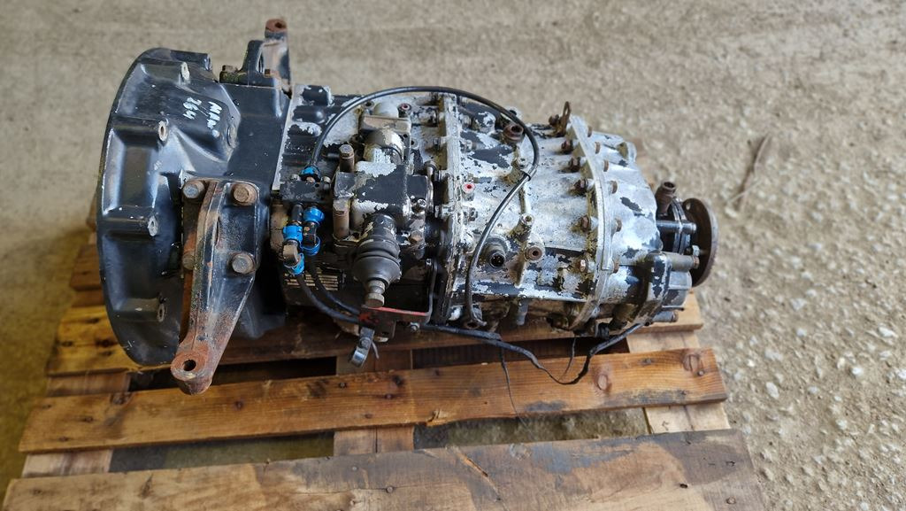 EATON / VICKERS Y08060 - Mjenjač za Kamion: slika EATON / VICKERS Y08060 - Mjenjač za Kamion EATON / VICKERS Y08060 - Mjenjač za Kamion: slika EATON / VICKERS Y08060 - Mjenjač za Kamion