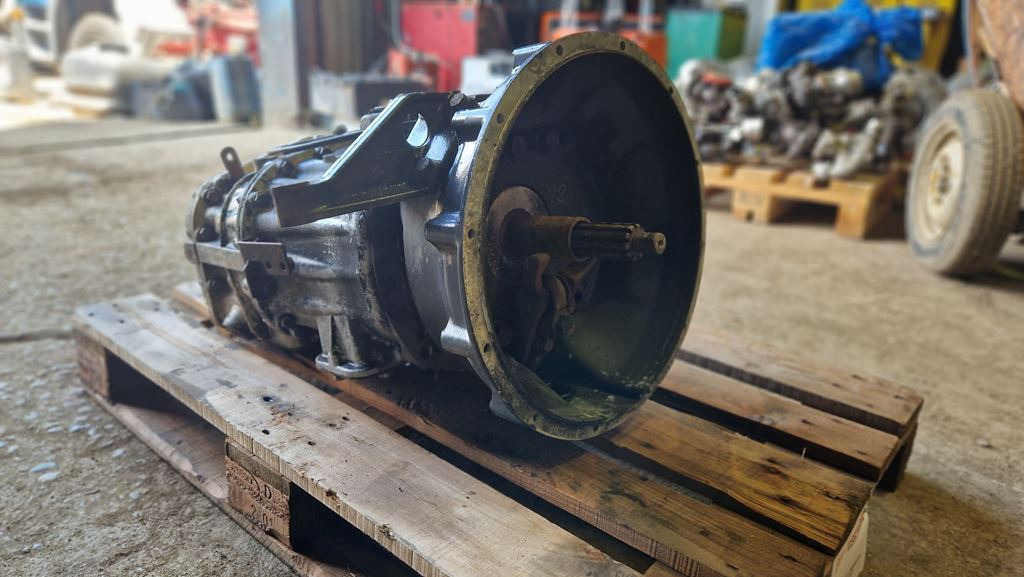 EATON / VICKERS Y08060 - Mjenjač za Kamion: slika EATON / VICKERS Y08060 - Mjenjač za Kamion EATON / VICKERS Y08060 - Mjenjač za Kamion: slika EATON / VICKERS Y08060 - Mjenjač za Kamion