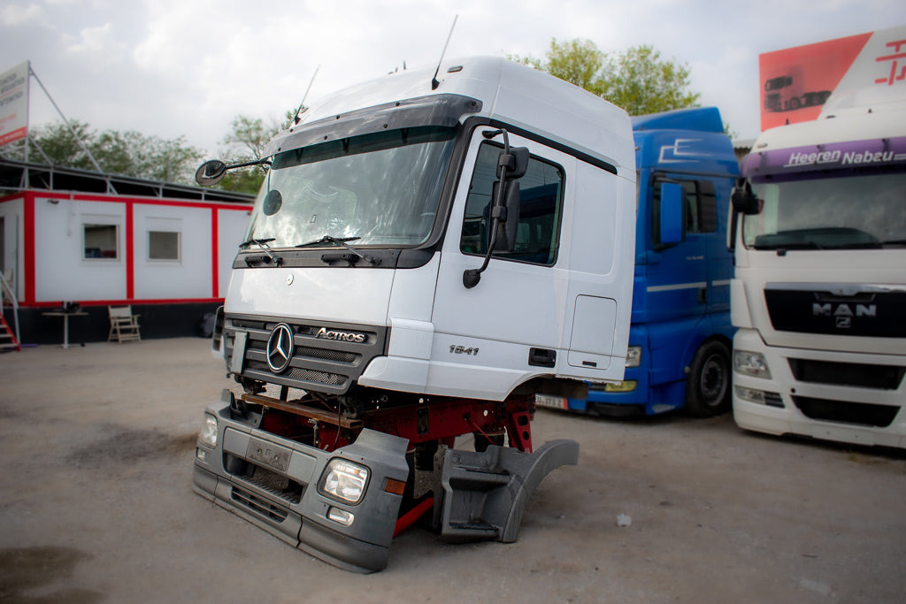 MERCEDES-BENZ ACTROS MP2 LARGE (MEGA) - Kabina za Kamion: slika MERCEDES-BENZ ACTROS MP2 LARGE (MEGA) - Kabina za Kamion MERCEDES-BENZ ACTROS MP2 LARGE (MEGA) - Kabina za Kamion: slika MERCEDES-BENZ ACTROS MP2 LARGE (MEGA) - Kabina za Kamion