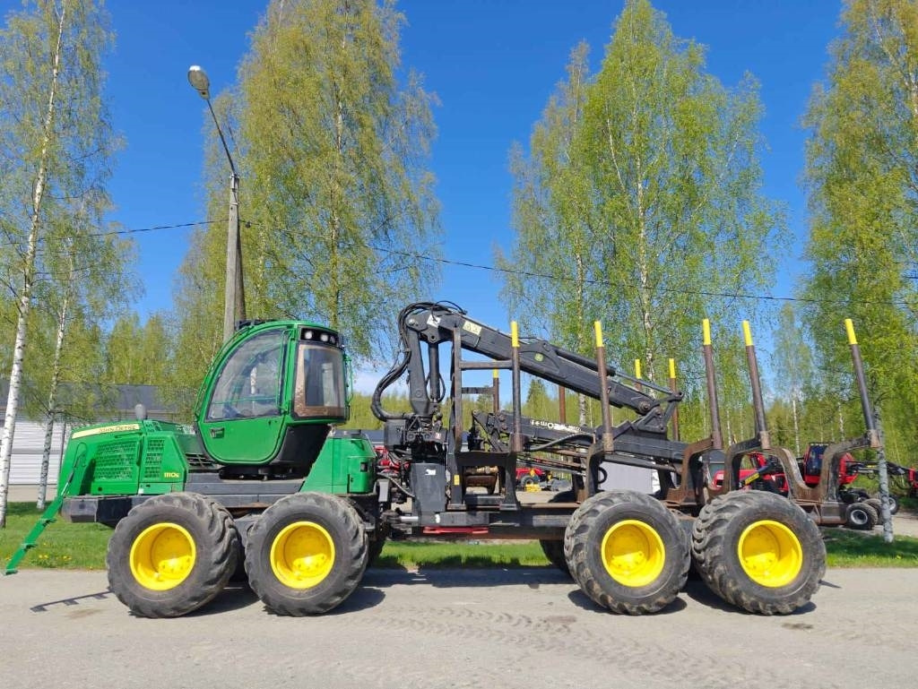 John Deere 1110 E Eco III - Forvarder: slika John Deere 1110 E Eco III - Forvarder John Deere 1110 E Eco III - Forvarder: slika John Deere 1110 E Eco III - Forvarder