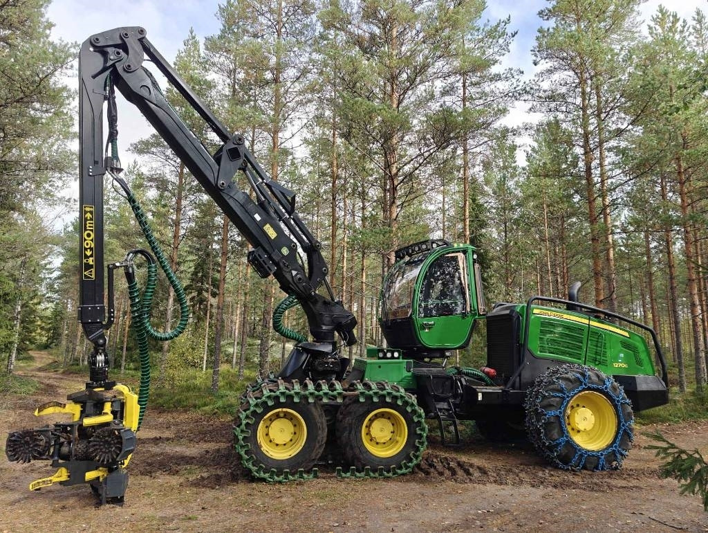 John Deere 1270 G - Kombajn za šumarstvo: slika John Deere 1270 G - Kombajn za šumarstvo John Deere 1270 G - Kombajn za šumarstvo: slika John Deere 1270 G - Kombajn za šumarstvo
