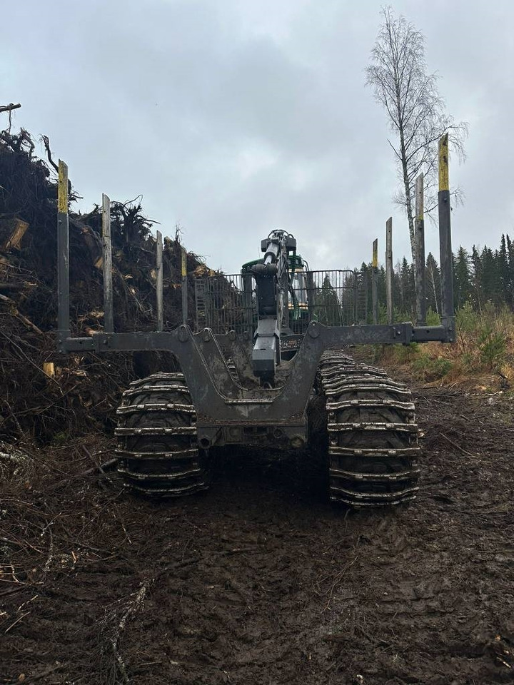 John Deere 1510 G - Forvarder: slika John Deere 1510 G - Forvarder John Deere 1510 G - Forvarder: slika John Deere 1510 G - Forvarder