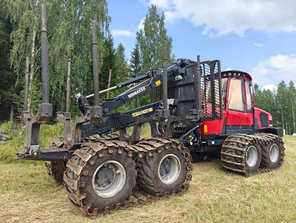 Komatsu 855 - Forvarder: slika Komatsu 855 - Forvarder Komatsu 855 - Forvarder: slika Komatsu 855 - Forvarder