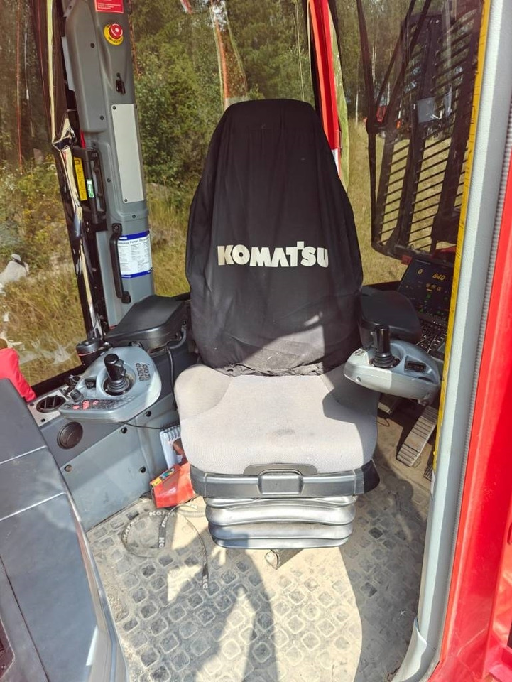 Forvarder Komatsu 855: slika Forvarder Komatsu 855 Forvarder Komatsu 855: slika Forvarder Komatsu 855