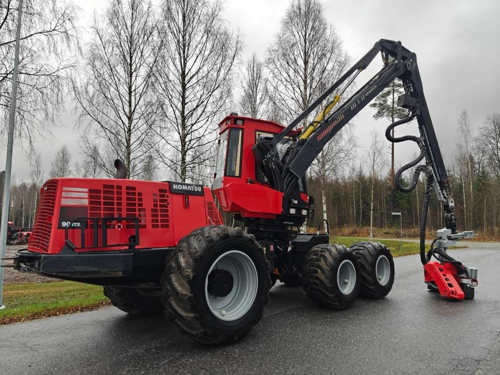 Komatsu 901 TX.1 - Kombajn za šumarstvo: slika Komatsu 901 TX.1 - Kombajn za šumarstvo Komatsu 901 TX.1 - Kombajn za šumarstvo: slika Komatsu 901 TX.1 - Kombajn za šumarstvo