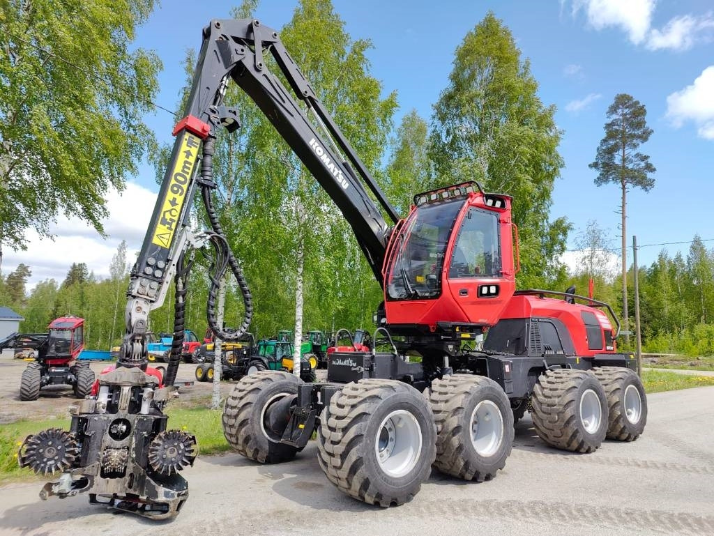Komatsu 901 XC - Kombajn za šumarstvo: slika Komatsu 901 XC - Kombajn za šumarstvo Komatsu 901 XC - Kombajn za šumarstvo: slika Komatsu 901 XC - Kombajn za šumarstvo