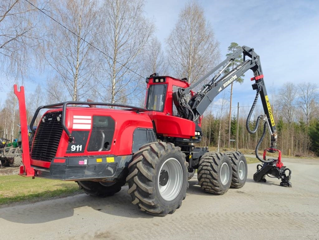 Komatsu 911 - Kombajn za šumarstvo: slika Komatsu 911 - Kombajn za šumarstvo Komatsu 911 - Kombajn za šumarstvo: slika Komatsu 911 - Kombajn za šumarstvo