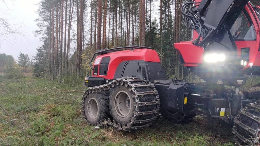 Komatsu 931 XC - Kombajn za šumarstvo: slika Komatsu 931 XC - Kombajn za šumarstvo Komatsu 931 XC - Kombajn za šumarstvo: slika Komatsu 931 XC - Kombajn za šumarstvo