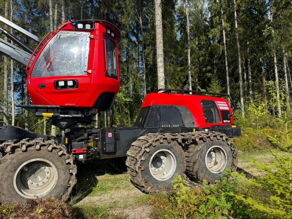 Komatsu 931 XC - Kombajn za šumarstvo: slika Komatsu 931 XC - Kombajn za šumarstvo Komatsu 931 XC - Kombajn za šumarstvo: slika Komatsu 931 XC - Kombajn za šumarstvo