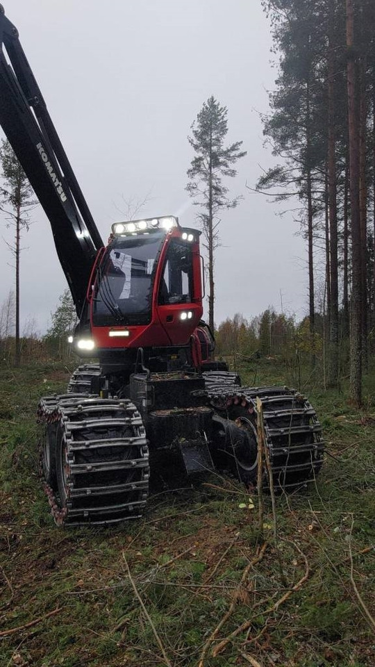 Komatsu 931 XC - Kombajn za šumarstvo: slika Komatsu 931 XC - Kombajn za šumarstvo Komatsu 931 XC - Kombajn za šumarstvo: slika Komatsu 931 XC - Kombajn za šumarstvo
