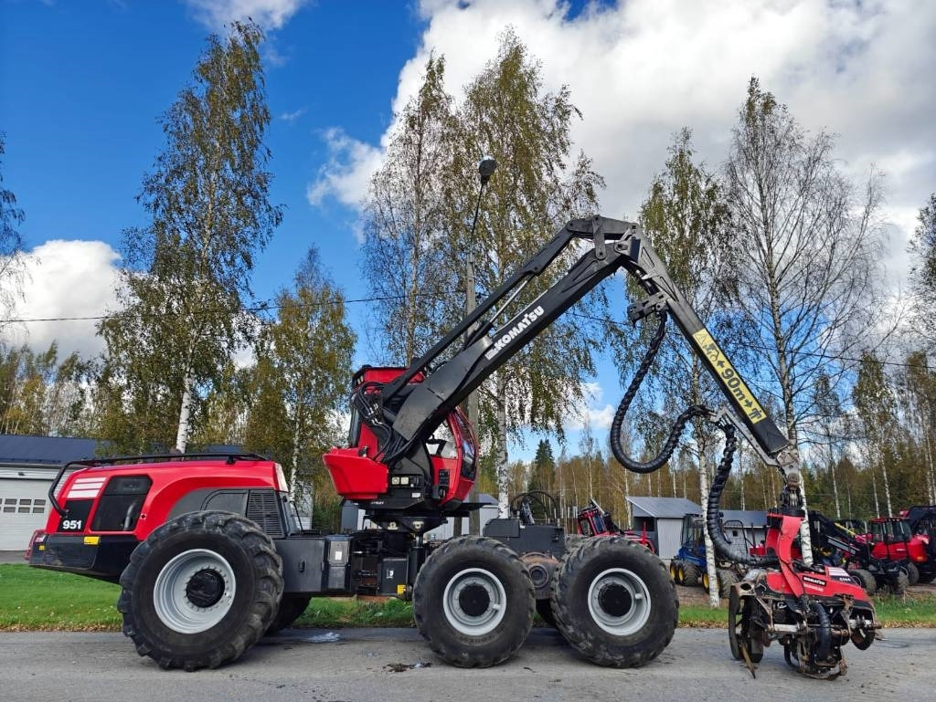 Komatsu 951 - Kombajn za šumarstvo: slika Komatsu 951 - Kombajn za šumarstvo Komatsu 951 - Kombajn za šumarstvo: slika Komatsu 951 - Kombajn za šumarstvo