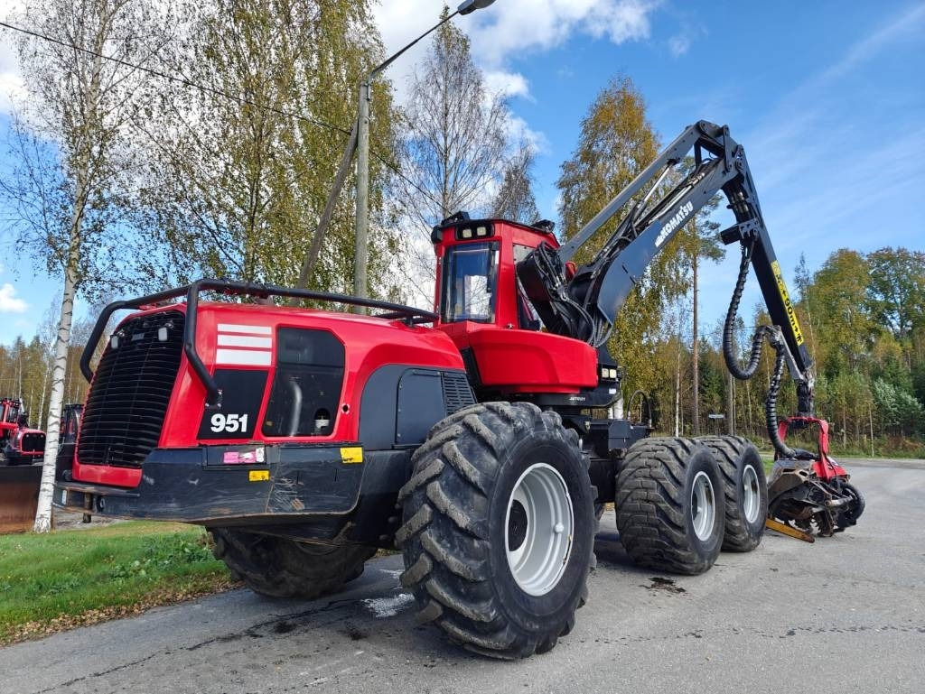 Komatsu 951 - Kombajn za šumarstvo: slika Komatsu 951 - Kombajn za šumarstvo Komatsu 951 - Kombajn za šumarstvo: slika Komatsu 951 - Kombajn za šumarstvo