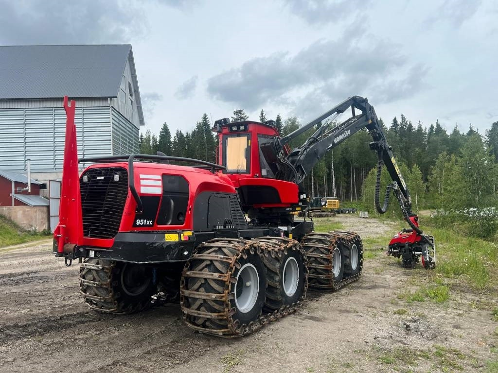 Komatsu 951 XC - Kombajn za šumarstvo: slika Komatsu 951 XC - Kombajn za šumarstvo Komatsu 951 XC - Kombajn za šumarstvo: slika Komatsu 951 XC - Kombajn za šumarstvo