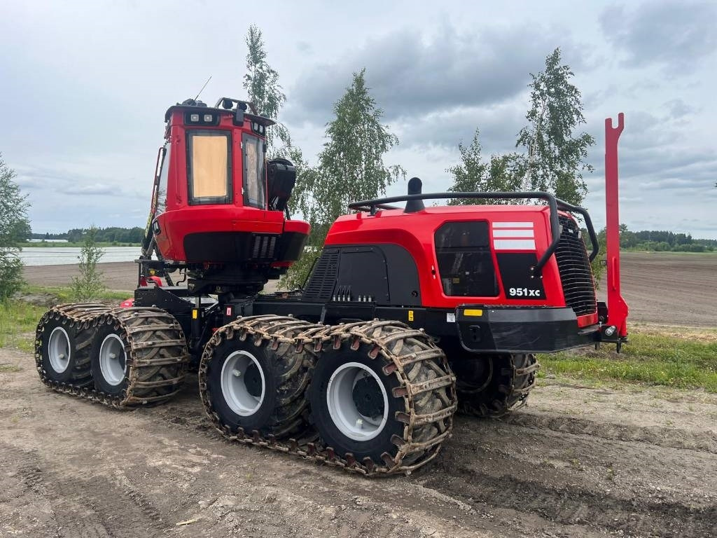 Komatsu 951 XC - Kombajn za šumarstvo: slika Komatsu 951 XC - Kombajn za šumarstvo Komatsu 951 XC - Kombajn za šumarstvo: slika Komatsu 951 XC - Kombajn za šumarstvo