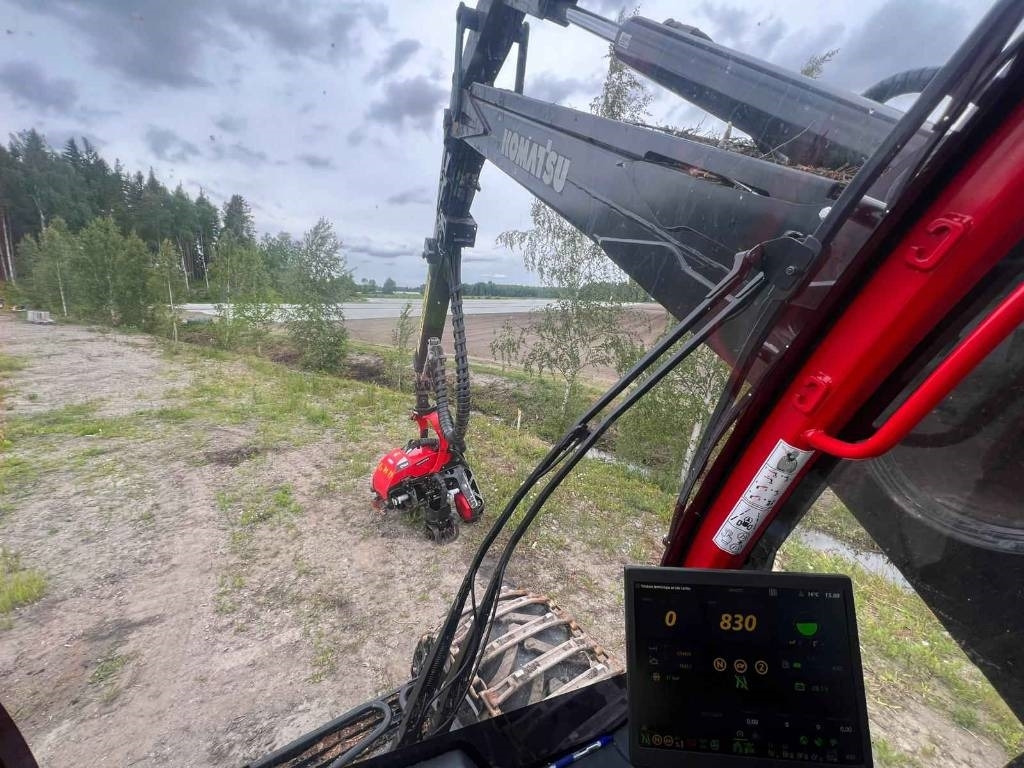 Zakup Komatsu 951 XC Komatsu 951 XC: slika Zakup Komatsu 951 XC Komatsu 951 XC Zakup Komatsu 951 XC Komatsu 951 XC: slika Zakup Komatsu 951 XC Komatsu 951 XC