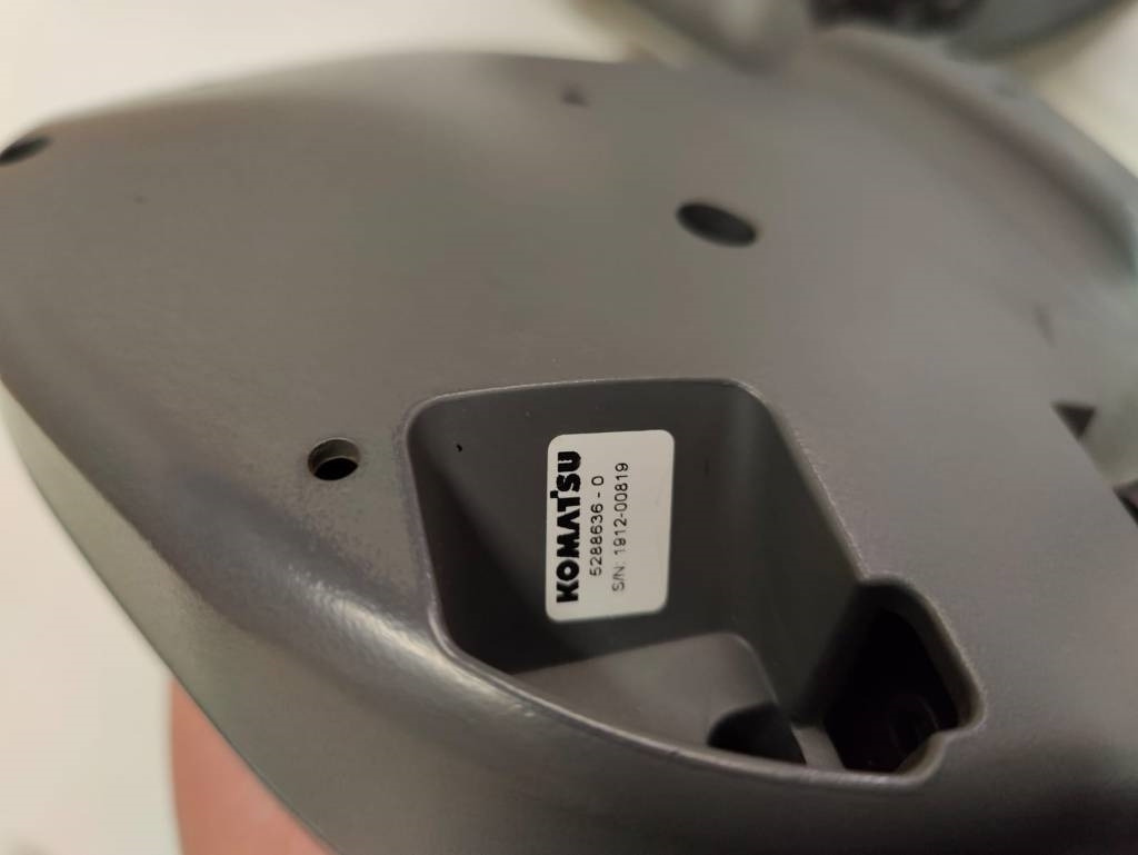 Komatsu Joysticks - Električni sustav za Šumarska oprema: slika Komatsu Joysticks - Električni sustav za Šumarska oprema Komatsu Joysticks - Električni sustav za Šumarska oprema: slika Komatsu Joysticks - Električni sustav za Šumarska oprema