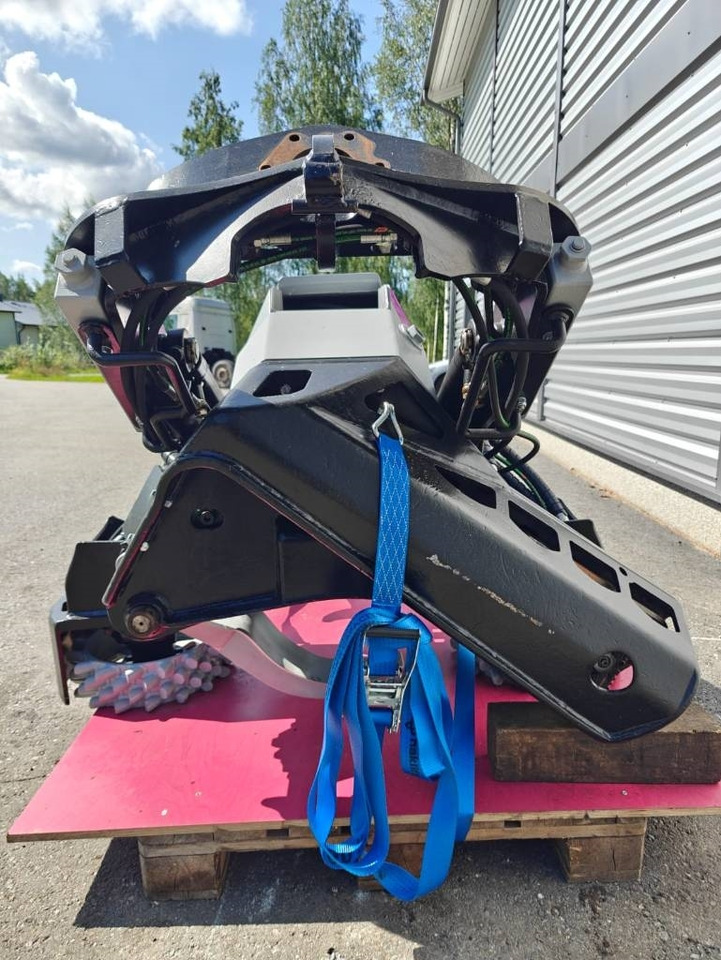 Logset TH 55 - Šumarski stroj za krčenje: slika Logset TH 55 - Šumarski stroj za krčenje Logset TH 55 - Šumarski stroj za krčenje: slika Logset TH 55 - Šumarski stroj za krčenje