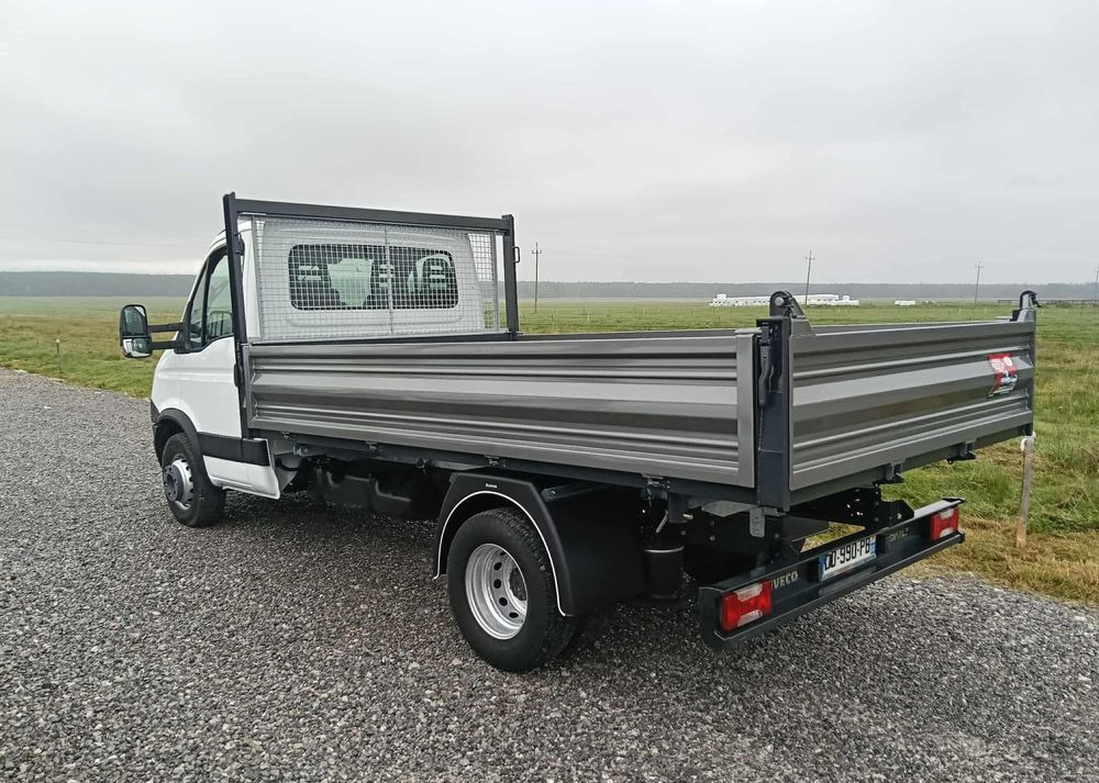 Mali kamion kiper Iveco 35C13, 35C14, 35C15, 35C17, 70C17: slika Mali kamion kiper Iveco 35C13, 35C14, 35C15, 35C17, 70C17 Mali kamion kiper Iveco 35C13, 35C14, 35C15, 35C17, 70C17: slika Mali kamion kiper Iveco 35C13, 35C14, 35C15, 35C17, 70C17