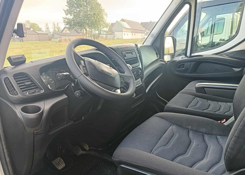 Iveco 35C14, 35C13, 35C12 - Dostavno vozilo hladnjača: slika Iveco 35C14, 35C13, 35C12 - Dostavno vozilo hladnjača Iveco 35C14, 35C13, 35C12 - Dostavno vozilo hladnjača: slika Iveco 35C14, 35C13, 35C12 - Dostavno vozilo hladnjača