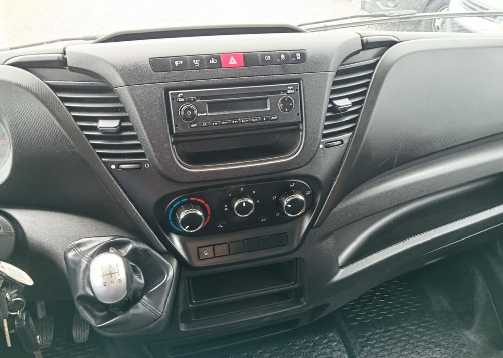 Dostavno vozilo hladnjača Iveco 35C14, 35C13, 35C12: slika Dostavno vozilo hladnjača Iveco 35C14, 35C13, 35C12