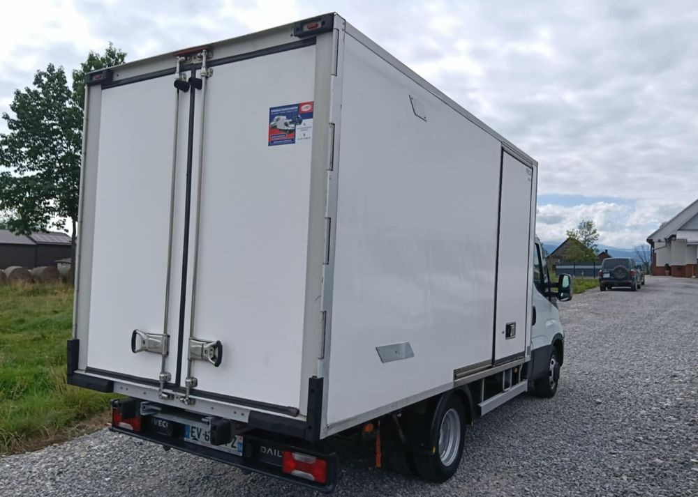 Iveco 35C14, 35C13, 35C12 - Dostavno vozilo hladnjača: slika Iveco 35C14, 35C13, 35C12 - Dostavno vozilo hladnjača Iveco 35C14, 35C13, 35C12 - Dostavno vozilo hladnjača: slika Iveco 35C14, 35C13, 35C12 - Dostavno vozilo hladnjača