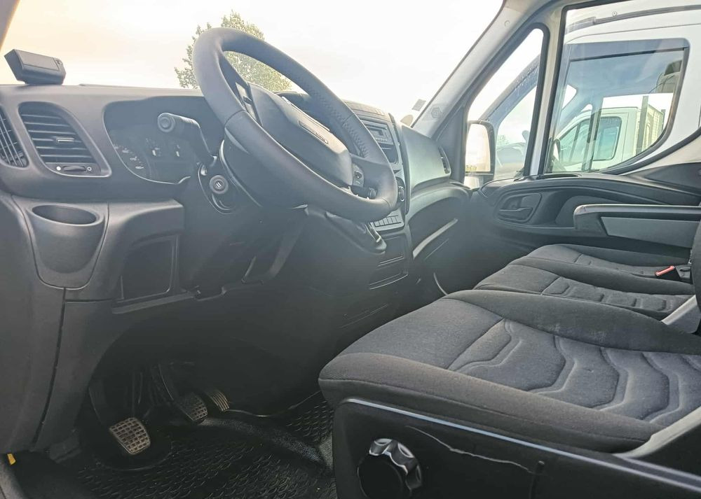 Dostavno vozilo hladnjača Iveco 35C14, 35C13, 35C12: slika Dostavno vozilo hladnjača Iveco 35C14, 35C13, 35C12