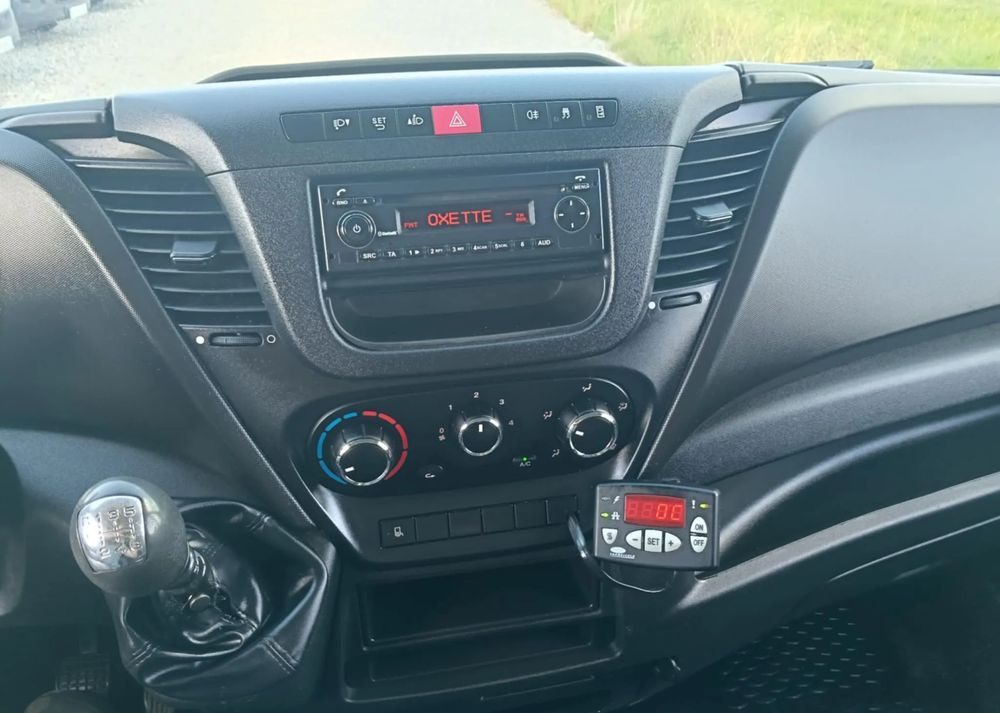 Iveco 35S16, 35S15, 35S14, 35S13, 35C13, 35C14 - Dostavno vozilo hladnjača: slika Iveco 35S16, 35S15, 35S14, 35S13, 35C13, 35C14 - Dostavno vozilo hladnjača Iveco 35S16, 35S15, 35S14, 35S13, 35C13, 35C14 - Dostavno vozilo hladnjača: slika Iveco 35S16, 35S15, 35S14, 35S13, 35C13, 35C14 - Dostavno vozilo hladnjača