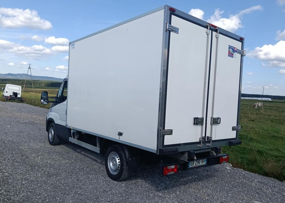 Iveco 35S16, 35S15, 35S14, 35S13, 35C13, 35C14 - Dostavno vozilo hladnjača: slika Iveco 35S16, 35S15, 35S14, 35S13, 35C13, 35C14 - Dostavno vozilo hladnjača Iveco 35S16, 35S15, 35S14, 35S13, 35C13, 35C14 - Dostavno vozilo hladnjača: slika Iveco 35S16, 35S15, 35S14, 35S13, 35C13, 35C14 - Dostavno vozilo hladnjača