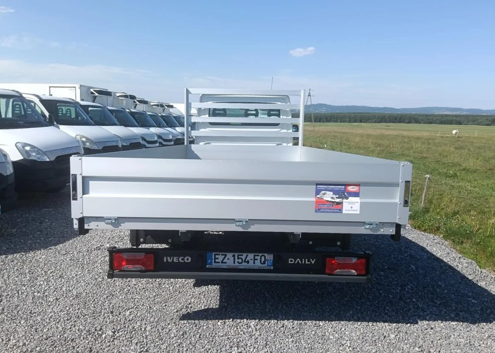 Iveco DAILY 35C14, 35C13, 35C15, 35C12 - Dostavno vozilo s ravnom platformom: slika Iveco DAILY 35C14, 35C13, 35C15, 35C12 - Dostavno vozilo s ravnom platformom Iveco DAILY 35C14, 35C13, 35C15, 35C12 - Dostavno vozilo s ravnom platformom: slika Iveco DAILY 35C14, 35C13, 35C15, 35C12 - Dostavno vozilo s ravnom platformom