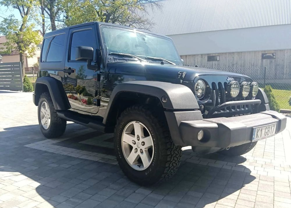 Jeep Wrangler 2.8 CRD Sport - Kabriolet: slika Jeep Wrangler 2.8 CRD Sport - Kabriolet Jeep Wrangler 2.8 CRD Sport - Kabriolet: slika Jeep Wrangler 2.8 CRD Sport - Kabriolet