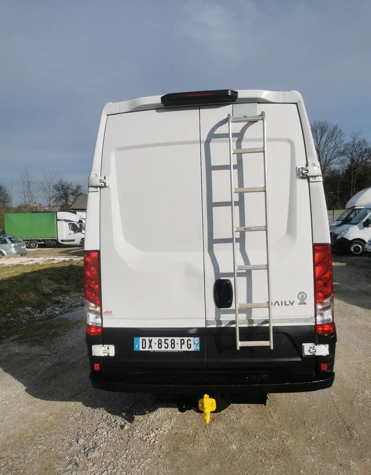 Iveco 35C13 Daily L3H2 bliźniak Klima 2.3-130KM 6-biegów Hak podwójne koła 35-130 L4H2 - Furgon: slika Iveco 35C13 Daily L3H2 bliźniak Klima 2.3-130KM 6-biegów Hak podwójne koła 35-130 L4H2 - Furgon Iveco 35C13 Daily L3H2 bliźniak Klima 2.3-130KM 6-biegów Hak podwójne koła 35-130 L4H2 - Furgon: slika Iveco 35C13 Daily L3H2 bliźniak Klima 2.3-130KM 6-biegów Hak podwójne koła 35-130 L4H2 - Furgon