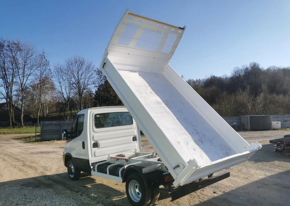 Iveco Daily 3.0-150KM Wywrotka blizniak 35-150 Niski przebieg kiper do 3,5t - Mali kamion kiper: slika Iveco Daily 3.0-150KM Wywrotka blizniak 35-150 Niski przebieg kiper do 3,5t - Mali kamion kiper Iveco Daily 3.0-150KM Wywrotka blizniak 35-150 Niski przebieg kiper do 3,5t - Mali kamion kiper: slika Iveco Daily 3.0-150KM Wywrotka blizniak 35-150 Niski przebieg kiper do 3,5t - Mali kamion kiper