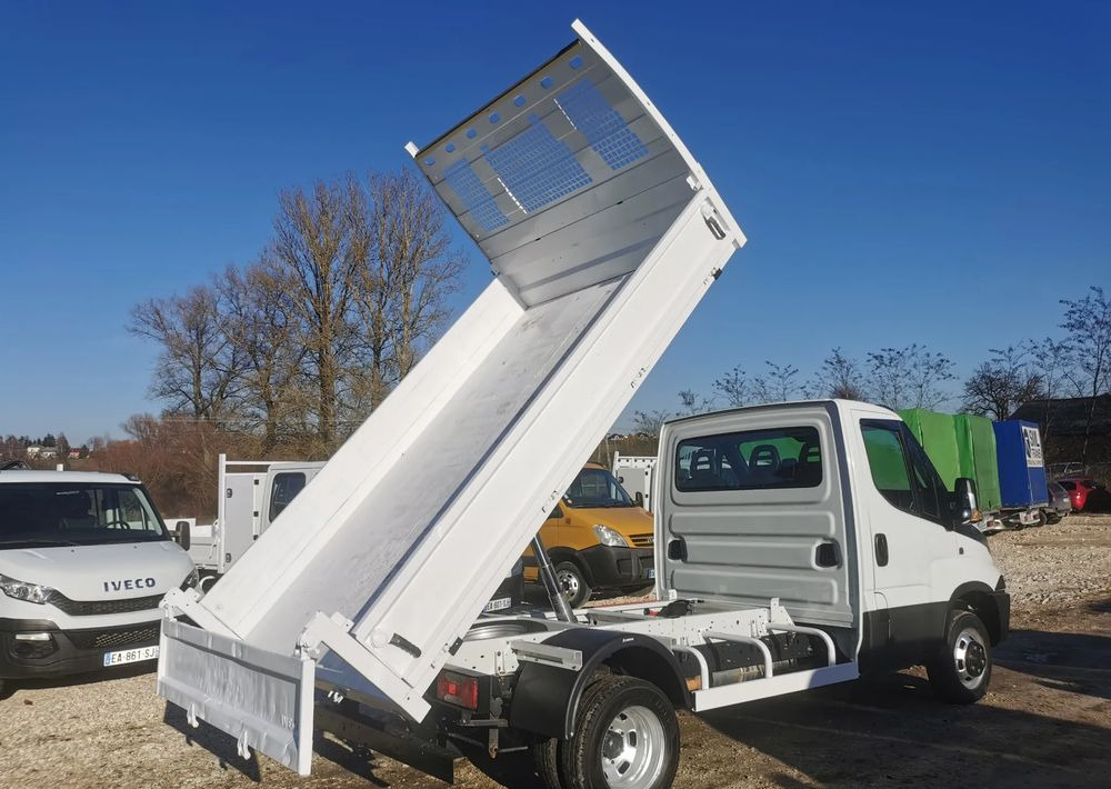 Iveco Daily 3.0-150KM Wywrotka blizniak 35-150 Niski przebieg kiper do 3,5t - Mali kamion kiper: slika Iveco Daily 3.0-150KM Wywrotka blizniak 35-150 Niski przebieg kiper do 3,5t - Mali kamion kiper Iveco Daily 3.0-150KM Wywrotka blizniak 35-150 Niski przebieg kiper do 3,5t - Mali kamion kiper: slika Iveco Daily 3.0-150KM Wywrotka blizniak 35-150 Niski przebieg kiper do 3,5t - Mali kamion kiper