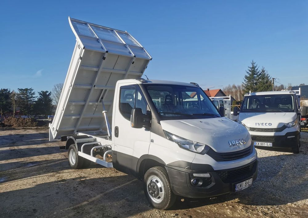 Iveco Daily 3.0-150KM Wywrotka blizniak 35-150 Niski przebieg kiper do 3,5t - Mali kamion kiper: slika Iveco Daily 3.0-150KM Wywrotka blizniak 35-150 Niski przebieg kiper do 3,5t - Mali kamion kiper Iveco Daily 3.0-150KM Wywrotka blizniak 35-150 Niski przebieg kiper do 3,5t - Mali kamion kiper: slika Iveco Daily 3.0-150KM Wywrotka blizniak 35-150 Niski przebieg kiper do 3,5t - Mali kamion kiper
