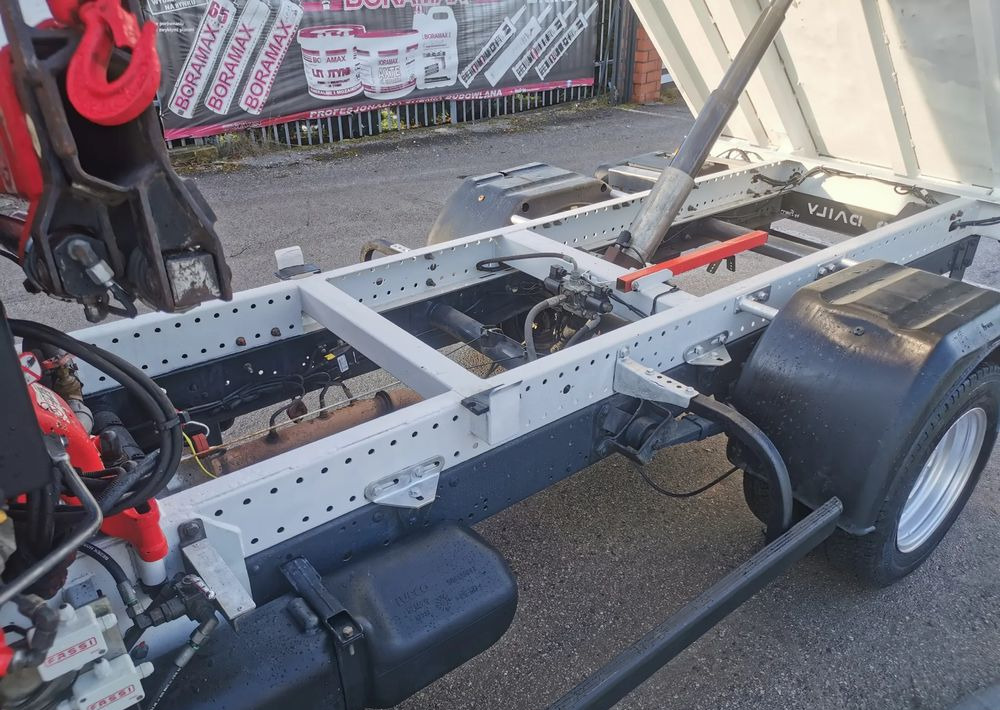 Mali kamion kiper Iveco Daily 35C15 Kiper HDS dzwig 3.0-150KM wywrotka Hak: slika Mali kamion kiper Iveco Daily 35C15 Kiper HDS dzwig 3.0-150KM wywrotka Hak