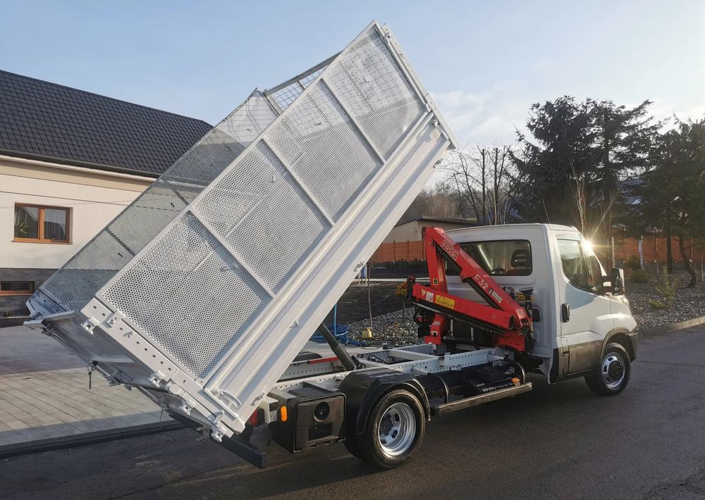 Mali kamion kiper Iveco Daily 35C15 Kiper HDS dzwig 3.0-150KM wywrotka Hak: slika Mali kamion kiper Iveco Daily 35C15 Kiper HDS dzwig 3.0-150KM wywrotka Hak