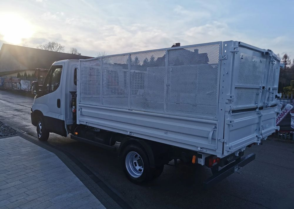 Mali kamion kiper Iveco Daily 35C15 Kiper HDS dzwig 3.0-150KM wywrotka Hak: slika Mali kamion kiper Iveco Daily 35C15 Kiper HDS dzwig 3.0-150KM wywrotka Hak