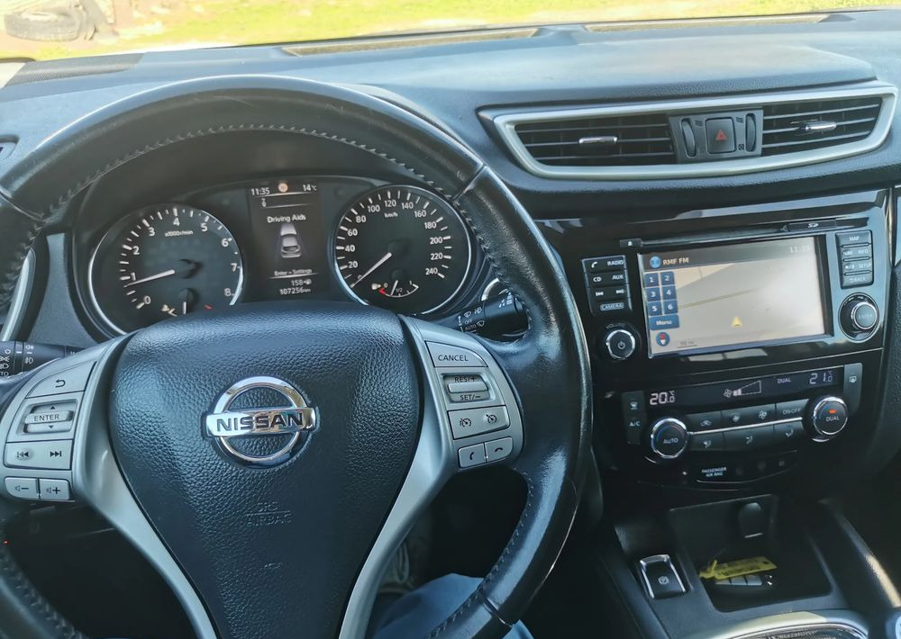 SUV Nissan Qashqai 1.2 DIG-T N-Connecta EU6: slika SUV Nissan Qashqai 1.2 DIG-T N-Connecta EU6