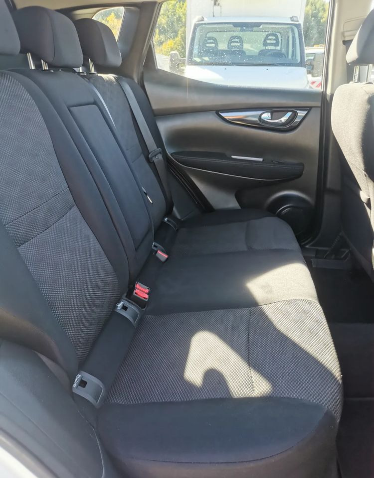 SUV Nissan Qashqai 1.2 DIG-T N-Connecta EU6: slika SUV Nissan Qashqai 1.2 DIG-T N-Connecta EU6