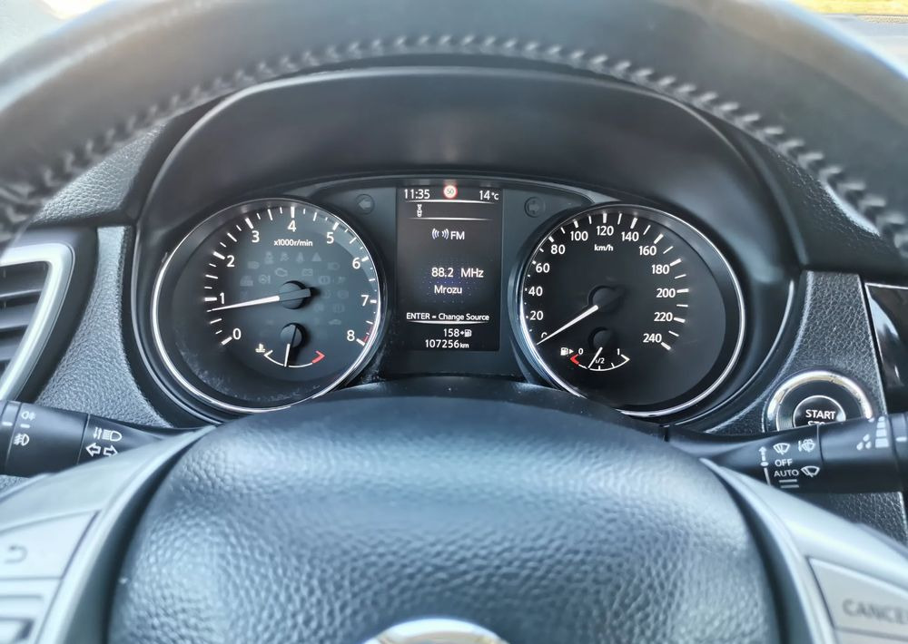 SUV Nissan Qashqai 1.2 DIG-T N-Connecta EU6: slika SUV Nissan Qashqai 1.2 DIG-T N-Connecta EU6