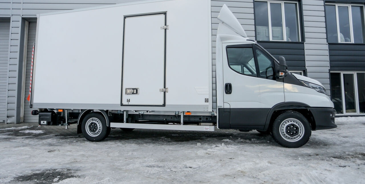 IVECO Iveco Daily IVECO 35S18HA8 r.o.4100 - Dostavno vozilo sa zatvorenim sandukom: slika IVECO Iveco Daily IVECO 35S18HA8 r.o.4100 - Dostavno vozilo sa zatvorenim sandukom IVECO Iveco Daily IVECO 35S18HA8 r.o.4100 - Dostavno vozilo sa zatvorenim sandukom: slika IVECO Iveco Daily IVECO 35S18HA8 r.o.4100 - Dostavno vozilo sa zatvorenim sandukom