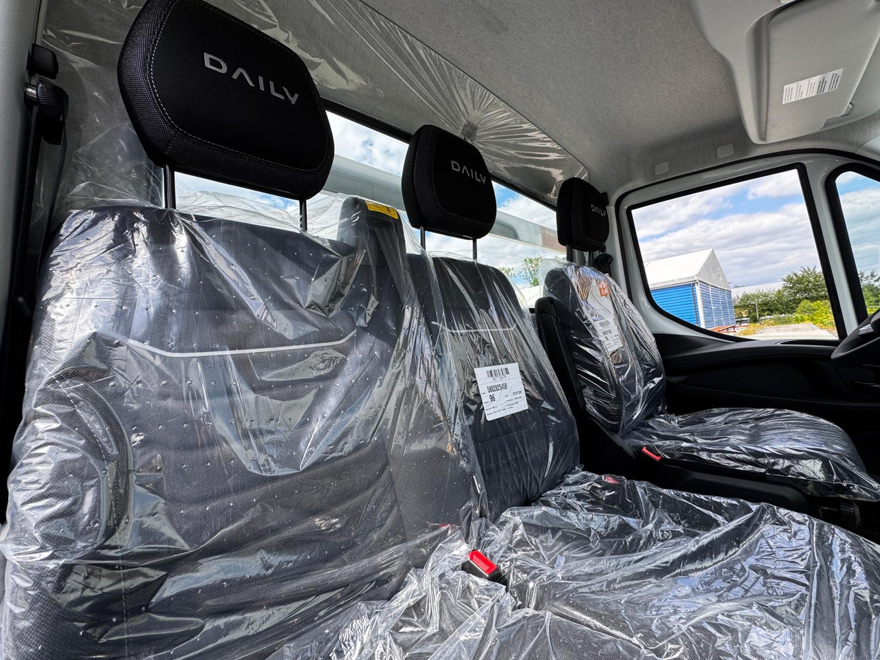 Kamion s otvorenim sandukom Iveco Daily 70C18: slika Kamion s otvorenim sandukom Iveco Daily 70C18