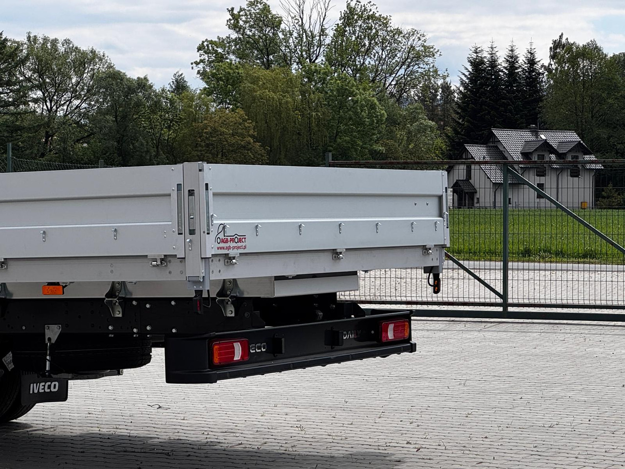 Kamion s otvorenim sandukom Iveco Daily 70C18: slika Kamion s otvorenim sandukom Iveco Daily 70C18