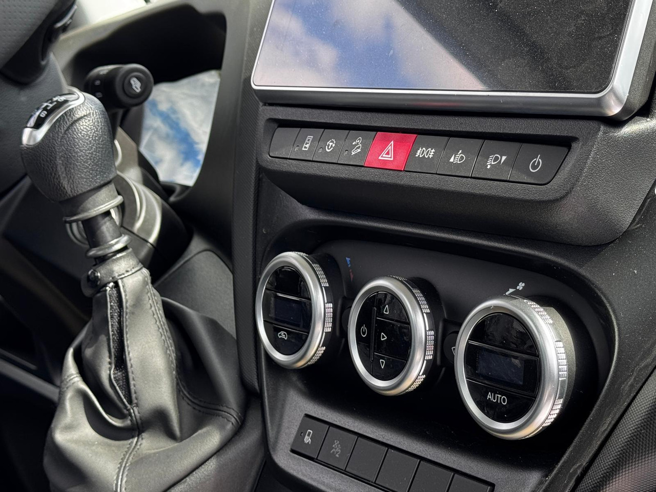 Kamion s otvorenim sandukom Iveco Daily 70C18: slika Kamion s otvorenim sandukom Iveco Daily 70C18
