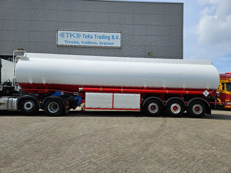 LAG O-3-43 Pt 48.500 L, 6 compartimenten pomp digitale tellers brandstof - Poluprikolica cisterna: slika LAG O-3-43 Pt 48.500 L, 6 compartimenten pomp digitale tellers brandstof - Poluprikolica cisterna LAG O-3-43 Pt 48.500 L, 6 compartimenten pomp digitale tellers brandstof - Poluprikolica cisterna: slika LAG O-3-43 Pt 48.500 L, 6 compartimenten pomp digitale tellers brandstof - Poluprikolica cisterna