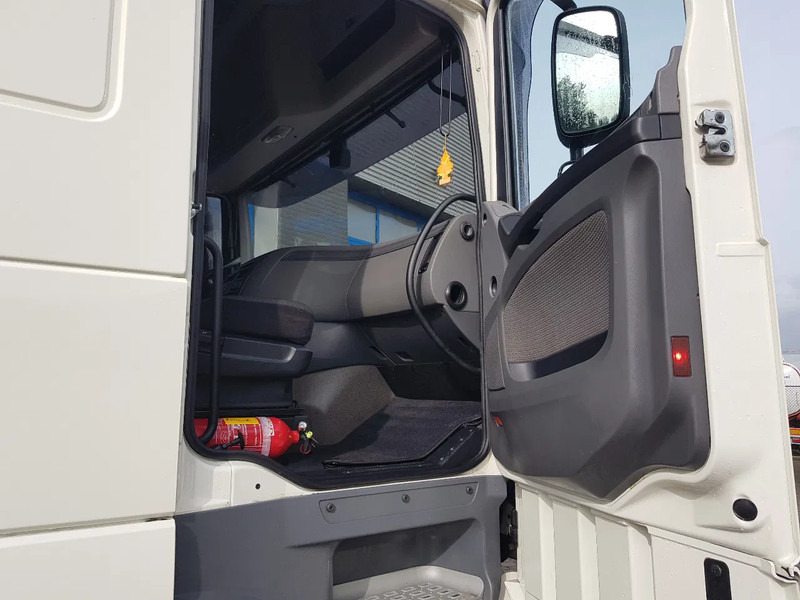 Tegljač DAF XF 440 616 DKM Double Tank Brandnew condition: slika Tegljač DAF XF 440 616 DKM Double Tank Brandnew condition