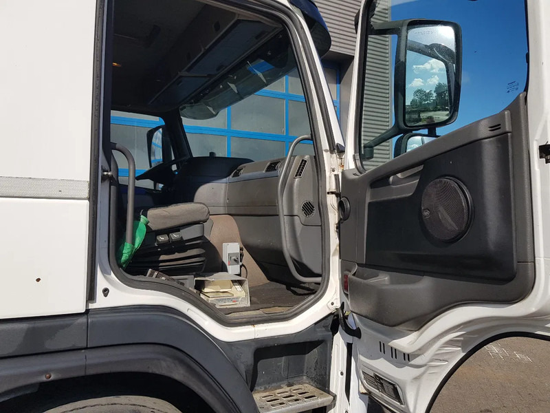 Kamion cisterna Volvo FM 9.340 Petrol, Diesel 17000 Ltr. 3 Compartementen: slika Kamion cisterna Volvo FM 9.340 Petrol, Diesel 17000 Ltr. 3 Compartementen Kamion cisterna Volvo FM 9.340 Petrol, Diesel 17000 Ltr. 3 Compartementen: slika Kamion cisterna Volvo FM 9.340 Petrol, Diesel 17000 Ltr. 3 Compartementen