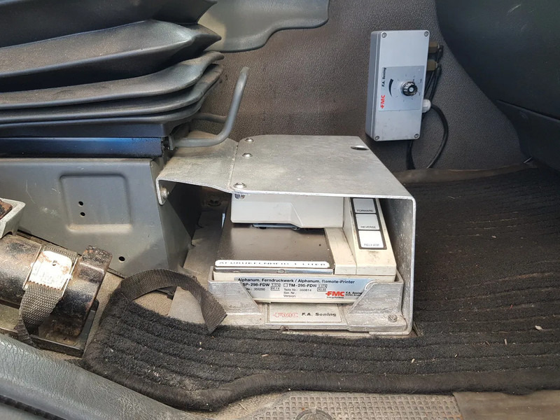 Kamion cisterna Volvo FM 9.340 Petrol, Diesel 17000 Ltr. 3 Compartementen: slika Kamion cisterna Volvo FM 9.340 Petrol, Diesel 17000 Ltr. 3 Compartementen Kamion cisterna Volvo FM 9.340 Petrol, Diesel 17000 Ltr. 3 Compartementen: slika Kamion cisterna Volvo FM 9.340 Petrol, Diesel 17000 Ltr. 3 Compartementen