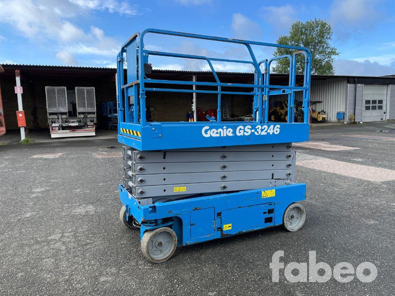 Genie GS-3246 - Škarasta podizna platforma: slika Genie GS-3246 - Škarasta podizna platforma Genie GS-3246 - Škarasta podizna platforma: slika Genie GS-3246 - Škarasta podizna platforma